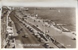 SUSSEX - WORTHING - SEA FRONT, MARINE PARADE LOOKING EAST RP Sus990 - Worthing