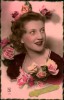 N°1899 MMM 65  SAINTE CATHERINE FEMME ET ROSES 1949  LE PARIS 438 - St. Catherine