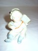 Statuette En Biscuit, Jeune Enfant Assise Avec Une Hotte Faisant Vase. - Other & Unclassified