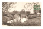 CPA 55 ETAIN  Pont Watrin : Cours D´eau - 2 Femmes Sur Un Pont - Peu Commune - Etain