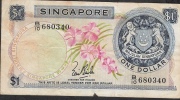 SINGAPORE  P1a 1 DOLLAR 1967 Signature 1    VG/F - Singapore