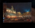 BRUXELLES BRUSSEL : Grand Place Et Maison Du Roi La Nuit  Grote Markt En Broodhuis Bij Nacht / Parking Auto - Bruselas La Noche
