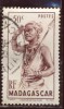 Madagascar - Oblitéré - Charnière Y&T 1946 N° 303 Danseur Du Sud 50c Brun-lilas - Usati