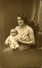 PHOTO FEMME AVEC ENFANT 15 JUIN  1930 - Genealogia