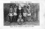 Missions Maristes D'Océanie. Iles SalomonTangarare Une Soeur Missionnaire Avec Quelques-une De Ses éléves   Année 1930 X - Salomon
