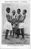 Missions Maristes D'Océanie. Iles Salomon Enfants Contemplant Leur Portrait  état Impeccable Animée Année 1930 X - Solomon Islands