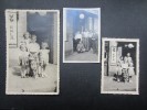 LOT 3 PHOTOS (M1530) Groupe De Personnes (2 Vues) Café Au Commerce? - Publicité EKLA Vandenheuvel - Albums & Collections