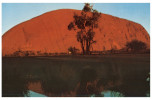 (644) Australia - NT - Ayers Rock (Uluru) QANTAS Advertising Postcard - Uluru & The Olgas