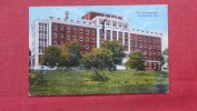 St Lukes Hospital - Missouri> Kansas City      == Ref  2028 - Kansas City – Missouri