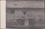 Allemagne 1915. Carte Postale, Photo. Soldats Jouant Aux Cartes. Carte Ayant Circulé En Franchise Militaire Feldpostkare - Cartes à Jouer