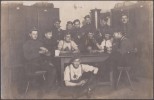 Allemagne Vers 1915. Carte Postale, Photo. Soldats Jouant Aux Cartes - Cartes à Jouer