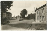 Chambley-Bussières (54.Meurthe Et Moselle ) La Place De La Gare - Hôtel Et Café - Chambley Bussieres