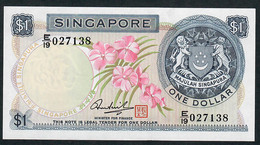 SINGAPORE  P1d 1 DOLLAR 1972  #E/19 Type II  Signature Hon Sui Sen   AU+/UNC. - Singapore