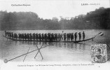 LAOS COURSES DE PIROGUES LES MILICIENS DE LUANG PRABANG VAINQUEURS SALUENT LA TRIBUNE OFFICIELLE - Laos