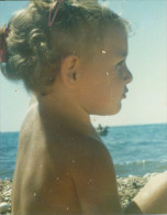 REAL PHOTO,Girl Kid On Beach,Profile Portrait, Jeune Fille Enfant  Sur La Plage, Photo ORIGINAL - Ohne Zuordnung