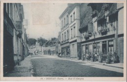 Carte Postale - BERNAY - Rue D'Alencon - Bistrot Restaurant Magasin - Bernay