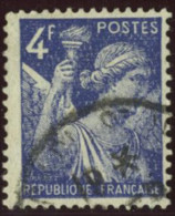 France Yv. N°656 4f Bleu Iris Oblitéré - 1939-44 Iris