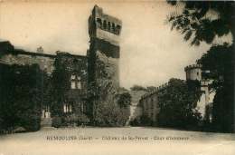 30    REMOULINS  GARD  CHATEAU DE ST PRIVAT  COUR D'HONNEUR - Remoulins