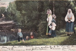 SUEDE . MORA . FEMMES ET ENFANTS  EN COSTUME FOLKLORIQUE . - Schweden