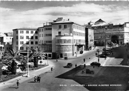 02713 "CATANZARO - GRANDE ALBERGO MODERNO"  ANIMATA, AUTO '50, AGIP.  CART.  SPED. 1958 - Catanzaro