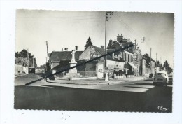 CPSM -   Ste Sainte Geneviève  -  Le Monument Aux Morts - Sainte-Geneviève