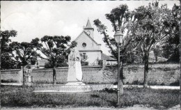 95, MERIEL, LE MONUMENT AUX MORTS ET L'EGLISE, CPSM - Meriel