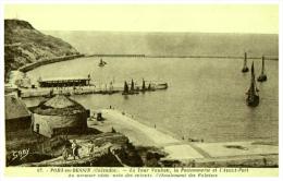 CPA  PORT EN BESSIN    , La  Tour Vauban  ,la Poissonnerie Et L'avant Port - Port-en-Bessin-Huppain