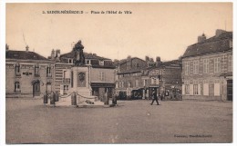 CPA - SAINTE-MENEHOULD (Marne) - Place De L'Hôtel De Ville - Sainte-Menehould