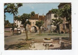 Nov15  7071433     Pesmes   Place Des Minimes - Pesmes