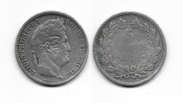 LOUIS - PHILIPPE I . 5 FRANCS . TÊTE LAUREE . 1831 D . ( LYON ). TRANCHE EN RELIEF . - 5 Francs
