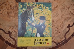 Litauen Lithuania Magazine "Jaunimo Gretos" 1981 Nr.11 Chess  Horses - Revistas & Periódicos