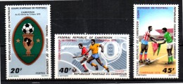 CAMEROUN   N°   512/14   * *   ( Cote 3e )   Football  Soccer  Fussball - Unused Stamps