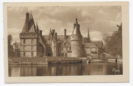 MAINTENON - LE CHATEAU - FACADE PRINCIPALE SUR L' ETANG - CARTE FORMAT CPA NON VOYAGEE - Maintenon