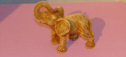 Eléphant Trompe Levée Résine 16 X 13 X 6 Cm BE - Animaux