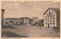 CPSM LOUDES (Haute Loire) - 836 M Grande Place Et Hôtel  Varenne - Loudes
