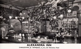* Scans* Pub Bar Alexandra Inn Charlestown Weymouth Dorset Near Dorchester Pub Militaria Cap Badge Sword German Helmet - Weymouth