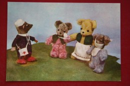Delcampe - RED CROSS - DOCTOR - Teddy Bear  - OLD USSR  PC 1969 - Rotes Kreuz