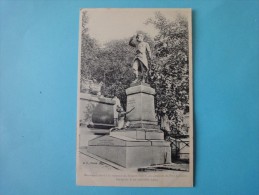 PARIS Monument Du Sergent Hoff - Statues