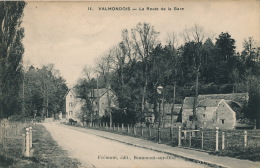 VALMONDOIS - La Route De La Gare - Valmondois