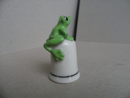 DG)Dé En Porcelaine " Grenouille " - Dés à Coudre