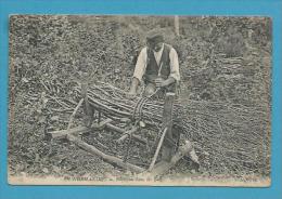 CPA 17 - EN NORMANDIE Métier - Bûcheron Dans Les Bois - Basse-Normandie