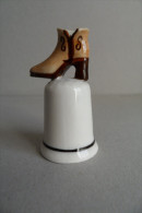 DC)Dé A Coudre En Porcelaine " Chaussure " - Thimbles