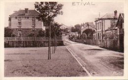 CPA - ETIVAL (88) - Aspect De La Rue De La Mairie Dans Les Années 30 - Etival Clairefontaine