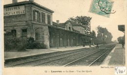 CPA 95  LOUVRES LA GARE VUE DES QUAIS - Louvres