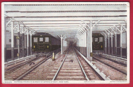 POSTCARD USA NEW YORK EXPRESS TRAINS In SUBWAY At SPRING STREET NOT CIRCULATED OLD - Transports