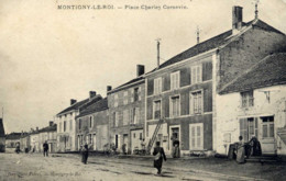 Dépt 52 - MONTIGNY-LE-ROI - Place Charles Cornevin - Animée - Montigny Le Roi