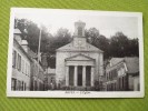 CPA BOVES L'Eglise. Petite Animation. Passants, MAGASIN De VETEMENTS. Ecrite Circa 1934. N&Blanc Marge. Très Bon Etat - Boves