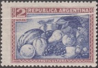 Argentine 1935 Y&T 381. Curiosité, Pli Accordéon. Fruits & Légumes : Poivron Melon Poire Orange Raisins Tomate Cerises - Légumes