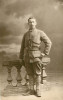 Militaria - Guerre 1914-18 - Régiments - Carte Photo D'un Soldat  - Sur Le Col N° Difficile à Lire - état - Guerre 1914-18