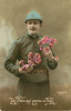 Militaria - Guerre 1914-18 - Patriotiques - Soldat - Fleurs - Un Poilu Qui Pense à Vous - état - Guerre 1914-18